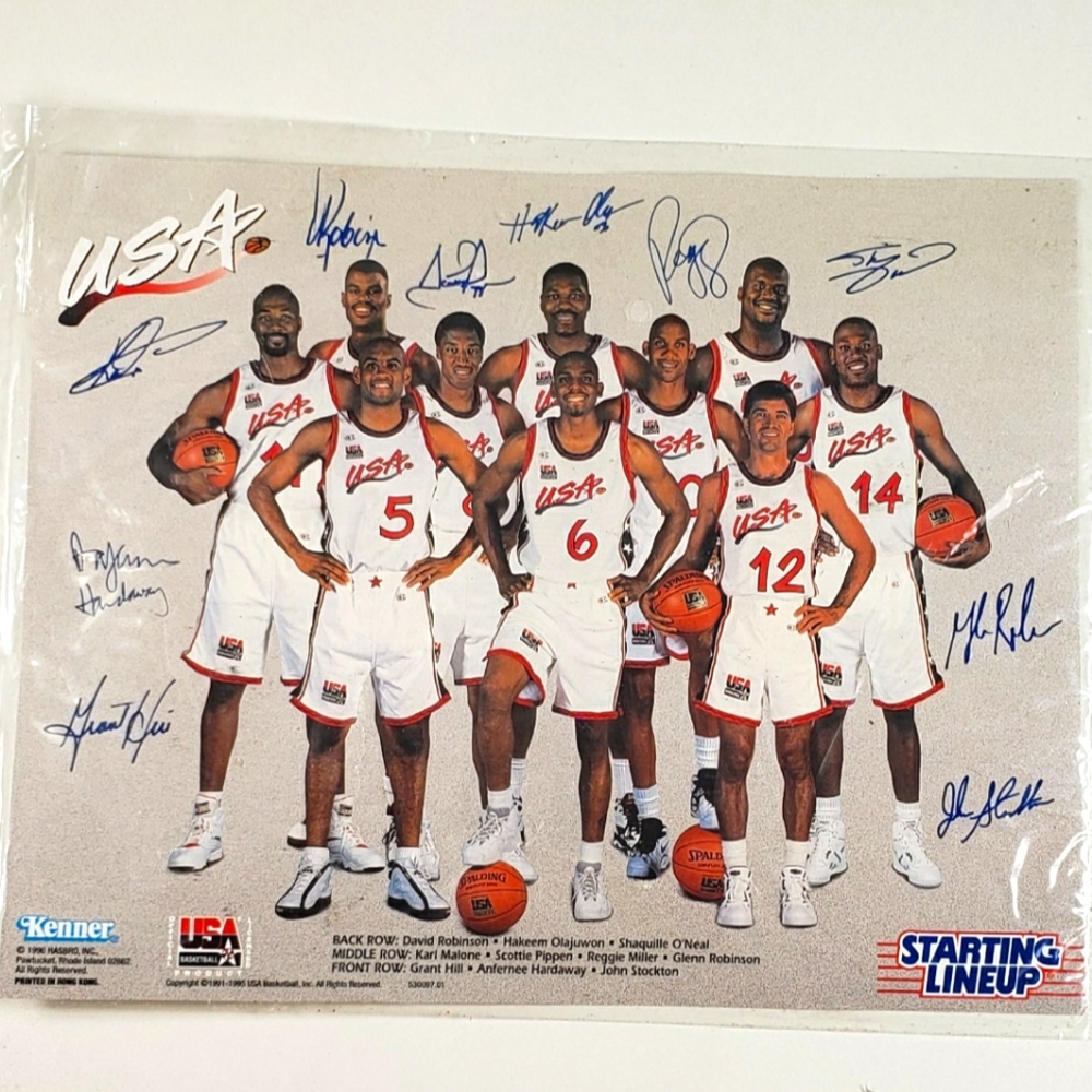 VINTAGE 1996 HASBRO INC. STARTING LINEUP USA BASKETBALL TEAM POSTER COLLECTIBLE
